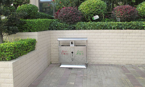 校園沒有垃圾桶，反而更整潔